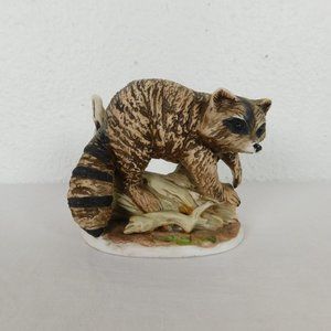 Homco Raccoon On Log Figurine 2.5" X 4" Animal Nature Porcelain Home Decor Vtg